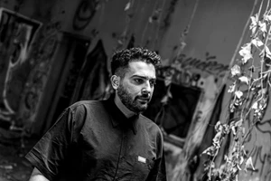 "Στάση// Ποτάμι": Μια θεατρική παράσταση που αφουγκράζεται το τραγικό δυστύχημα στα Τέμπη - εικόνα 4