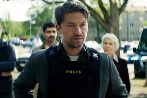 "Δύο Μαύρα Πουκάμισα": Το τραγούδι των τίτλων της νέας σειράς του Mega - εικόνα 3