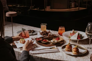 Σ’ αυτό το all day του κέντρου πας για τα stories και μένεις για το dinner - εικόνα 3