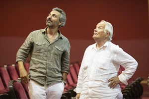 Στον "Μισάνθρωπο" του Δημοτικού Θεάτρου Πειραιά πρωταγωνιστεί ο Βασίλης Χαραλαμπόπουλος σε σκηνοθεσία του καταξιωμένου Πέτερ Στάιν - εικόνα 5