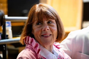 Booking Hill The House: Το παλιό διατηρητέο στα "πέτρινα της Χαροκόπου", νέο καταφύγιο για βιβλίο και καφέ - εικόνα 5