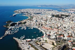 "Piraeus Street Long Jump" με τον Μίλτο Τεντόγλου: Ο Πειραιάς αναβιώνει το άθλημα του άλματος εις μήκος - εικόνα 2