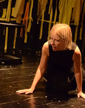 Η κίτρινη ταπετσαρία