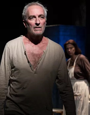 Είκοσι έξι και μία...