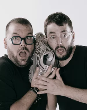 Όλα μόνοι μας