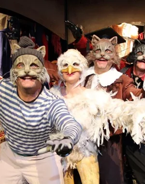 Η ιστορία του γάτου που έμαθε σ’ ένα γλάρο να πετάει 