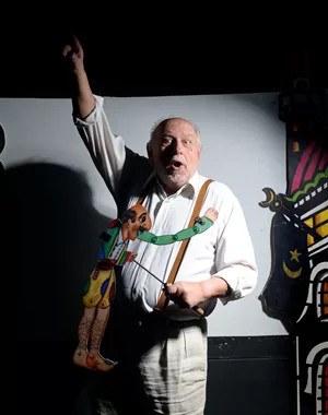 Καραγκιοζοπαίχτης νυν και αεί