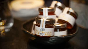 The Art of Gifting: Η SeaCrets Inspirations παρουσίασε τα νέα Festive Hampers 2025