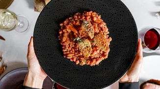 Σε έναν από τους ομορφότερους χώρους της Αθήνας σερβίρουν νέο μενού