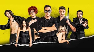 Ο Τόλης Παπαδημητρίου μας βάζει στην "Οικογένεια Τσεκμέ" – και δεν υπάρχει έξοδος