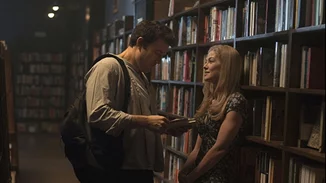 Απόψε (16/12) στην TV: Μία από τις καλύτερες μεταφορές βιβλίου μυστηρίου στην μεγάλη οθόνη