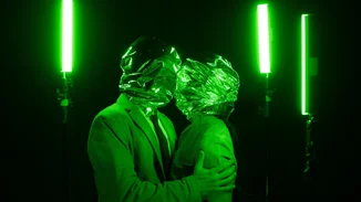 Το "Ζyklon ή το Πεπρωμένο" δεν είναι απλώς μια θεατρική παράσταση