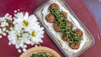 Δέκα μέρη για υπερτίμια ελληνική κουζίνα στην Αθήνα