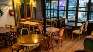 "Πασατέμπος": Τοπική γεύση με ζεστό χαμόγελο στην Καστοριά