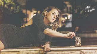 "Πόσα τσιγάρα έχω καπνίσει από τότε που έφυγες": Μια παράσταση για το ghosting