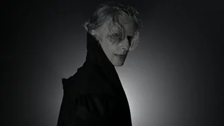 Ο "Dracula" του Θάνου Παπακωνσταντίνου: μια καθηλωτική, σκοτεινή μυσταγωγία