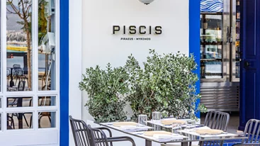 Το "Piscis" κολυμπάει νόστιμα στο Μικρολίμανο