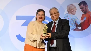 ΑΒ Βασιλόπουλος: Βραβείο "Ανδρέας Γιαννόπουλος" από "Το Χαμόγελο του Παιδιού" για τη διαχρονική κοινωνική της προσφορά