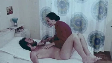 Πέφτουν οι Σφαίρες σαν το Χαλάζι και ο Τραυματισμένος Καλλιτέχνης Αναστενάζει...