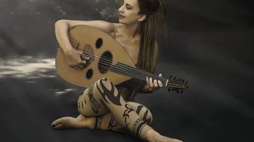 Η Βάσια Βουγιουκλή επιστρέφει στον Σταυρό του Νότου Plus με μια ξεχωριστή ethnic βραδιά