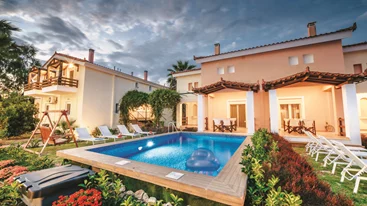 "Corinthian Village": Στιγμές χαλάρωσης σε ένα παραμυθένιο "χωριό" μια ανάσα από την Αθήνα