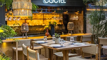 "Λεύκες": Η αυλή της γεύσης