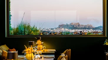 Έρωτας στα ύψη: Eat, Stay, Love στο 10 Urban Roof