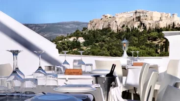 "Συν Αθηνά": Σαρακοστιανά νόστιμα ενσταντανέ με θέα την Ακρόπολη