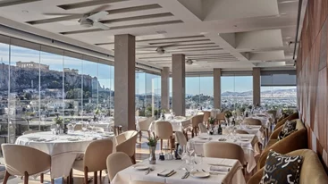 Στο "Metropolis Roof Garden" του ξενοδοχείου "Electra" για ραφινέ μεσογειακές γεύσεις