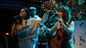 Οι Σκιαδαρέσες στήνουν πιτζάμα πάρτι στον Σταυρό του Νότου