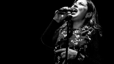 Η Φένια Παπαδόδημα φέρνει την αύρα του Αιγαίου στη σκηνή του Half Note Jazz Club