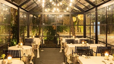 "Monzù": Στο γυάλινο περίπτερο του κήπου