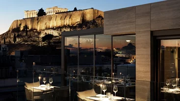 Botany Roof Garden at Acropolis: Ρομαντικό δείπνο με θέα την ιστορία