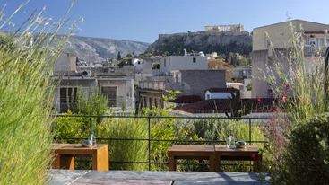 "The Foundry": Το πιο νόστιμο και fun rooftop του Ψυρρή ανανεώθηκε