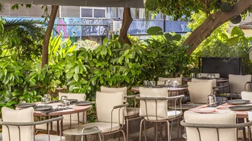 Video walkthrough: Η Ναταλία Δραγούμη μάς συστήνει το εκλεκτικό "Yphes"