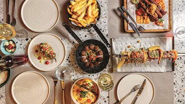 27 εστιατόρια, ταβέρνες και μεζεδοπωλεία που τιμούν την ελληνική κουζίνα