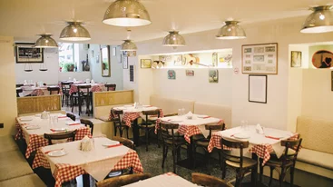 "Δυο Δεκάρες η Οκά"