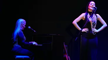 Μυσταγωγία με τις αδερφές Βουγιουκλή στο Theatre of the NΟ