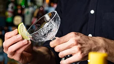 Margarita day: Μην τη μαδάς, πιες την, σε 5 μπαρ που τη γιορτάζουν