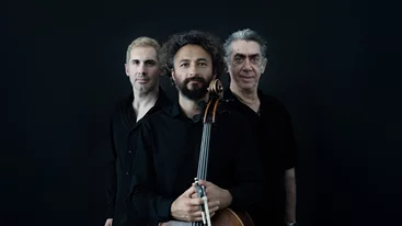 Λουκής Λάρας: Η συγκλονιστική ιστορία της Σφαγής της Χίου σε μια μουσική αφήγηση στο Θέατρο Ολύμπια