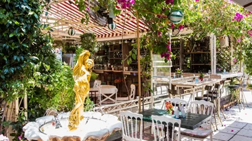 "Belle Amie": Για belle vie στο Πασαλιμάνι