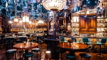 Τα μπαρ της πόλης σερβίρουν εορταστικά μενού την Παραμονή Πρωτοχρονιάς