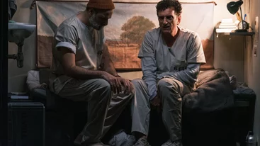 Theatre pick: "Τελευταία έξοδος - Ρίτα Χέιγουορθ", το συναρπαστικό best seller σε μια παράσταση ξεχωριστής ατμόσφαιρας και δυνατών ερμηνειών