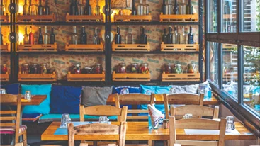 "Ρακί Μεζέ": Η απλότητα γεμίζει το στομάχι