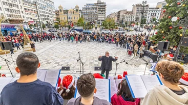 Οι γειτονιές του Πειραιά γιορτάζουν τα Χριστούγεννα με πλήθος εορταστικών εκδηλώσεων