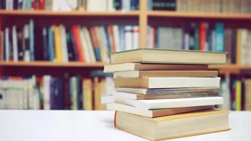 Ανάμεσα σε αυτά τα 238.000 βιβλία σε τιμές από 2,5 ευρώ κρύβονται διαμαντάκια