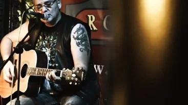 Ο Λεωνίδας Παφιλιάρης κυκλοφορεί δύο άλμπουμ μαζί