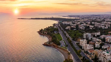 Στέκια στο κύμα: Σερφάρισμα στα γευστικά hotspots της αθηναϊκής Ριβιέρας