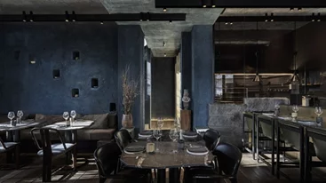 "Humain by Jul’s": Η Ίμπιζα ήρθε στο Μετς