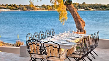 6 spots για φαγητό πάνω στο κύμα